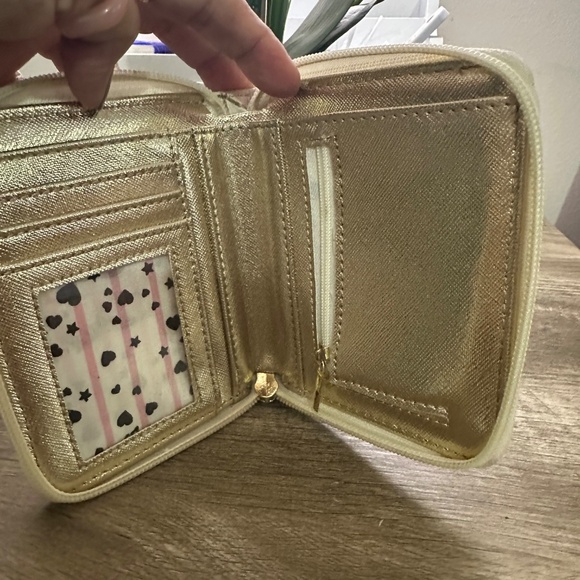 Women's Luv Betsey by Betsey Johnson Geometric Zip Wallet Gold Pink 4"x5" - Picture 12 of 16